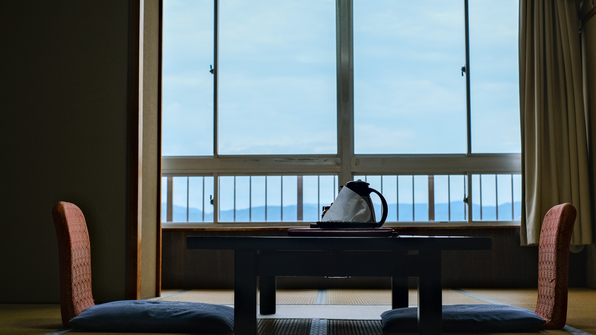 （2階）波の音に癒される和室10畳