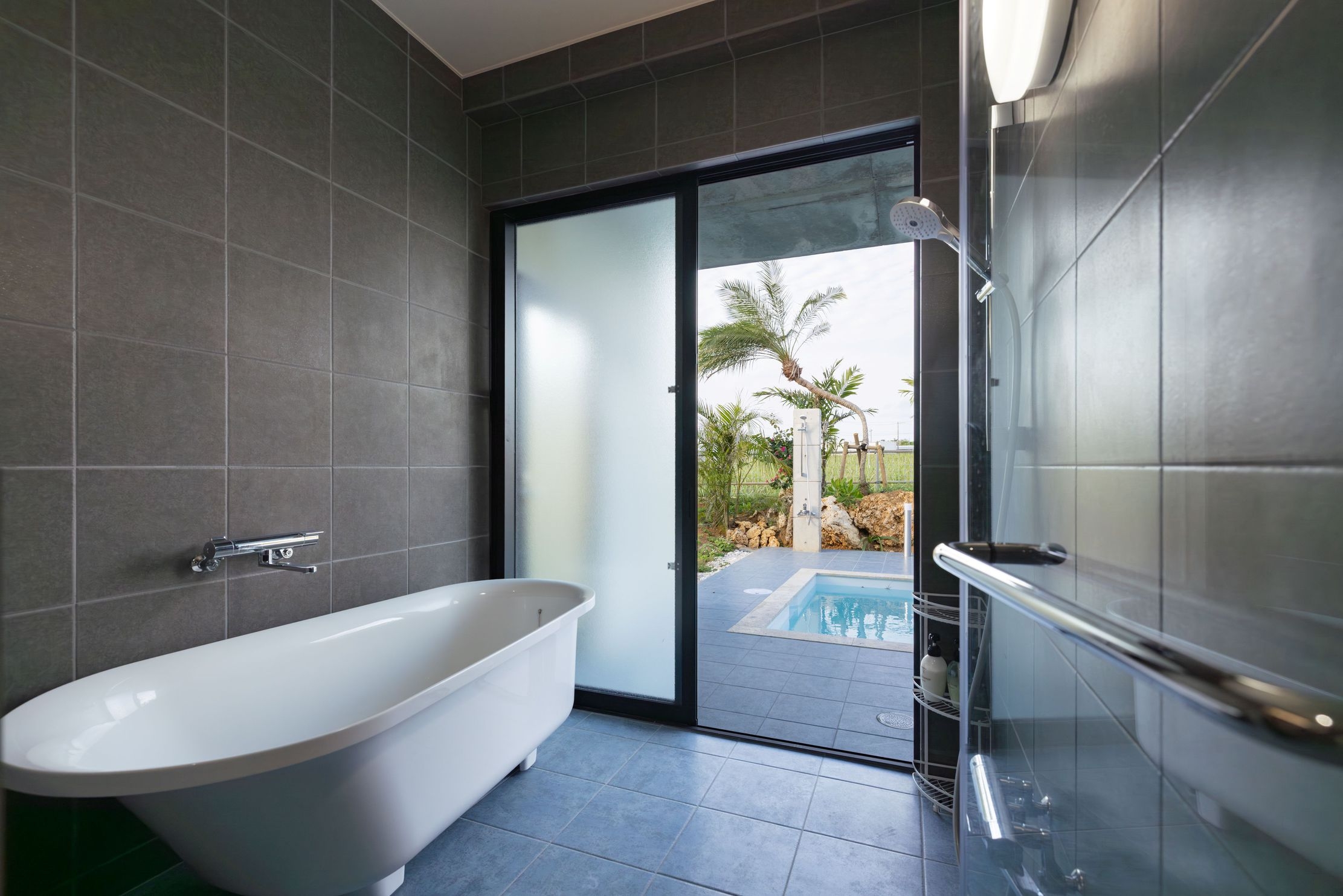 【Palm Terrace】7連泊以上20％OFF！心落ち着くプール付きプライベートリゾート♪