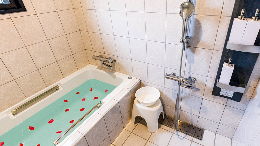 ・Villa2のバスルーム：洗い場付きで使い勝手も◎