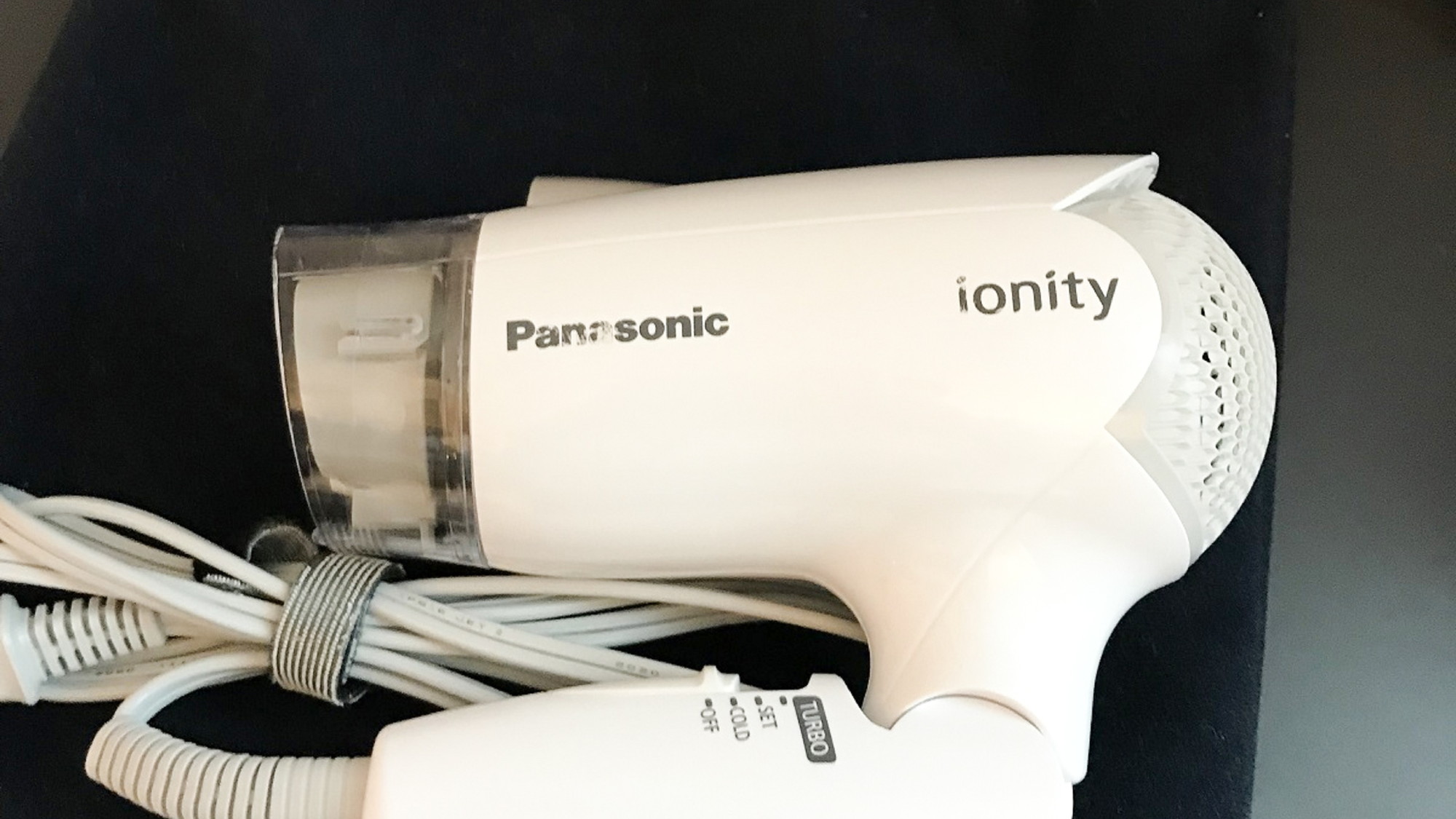 【ヘアドライヤー】パナソニック製をご用意しております。