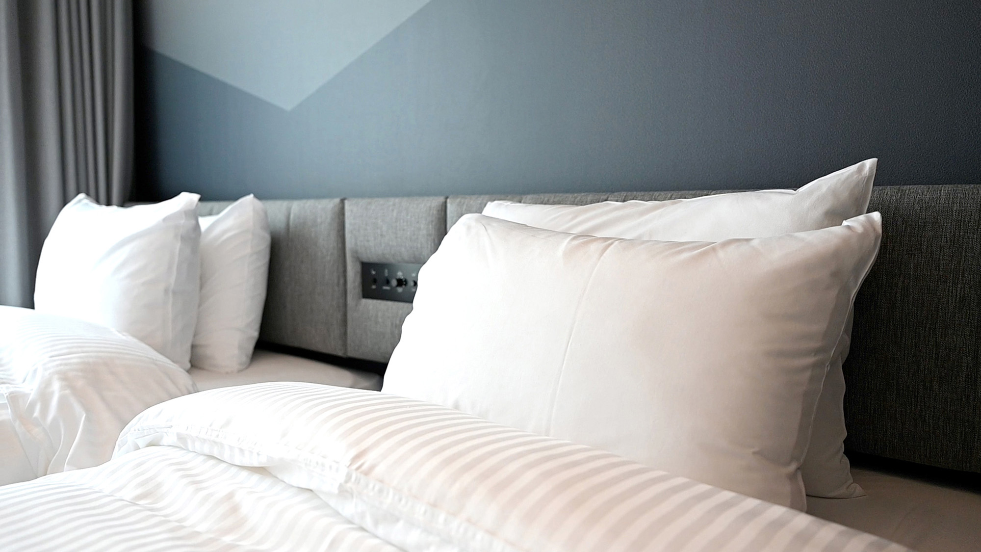 【ピロー（枕）】お好みでソフトタイプとハードタイプをご用意しております。