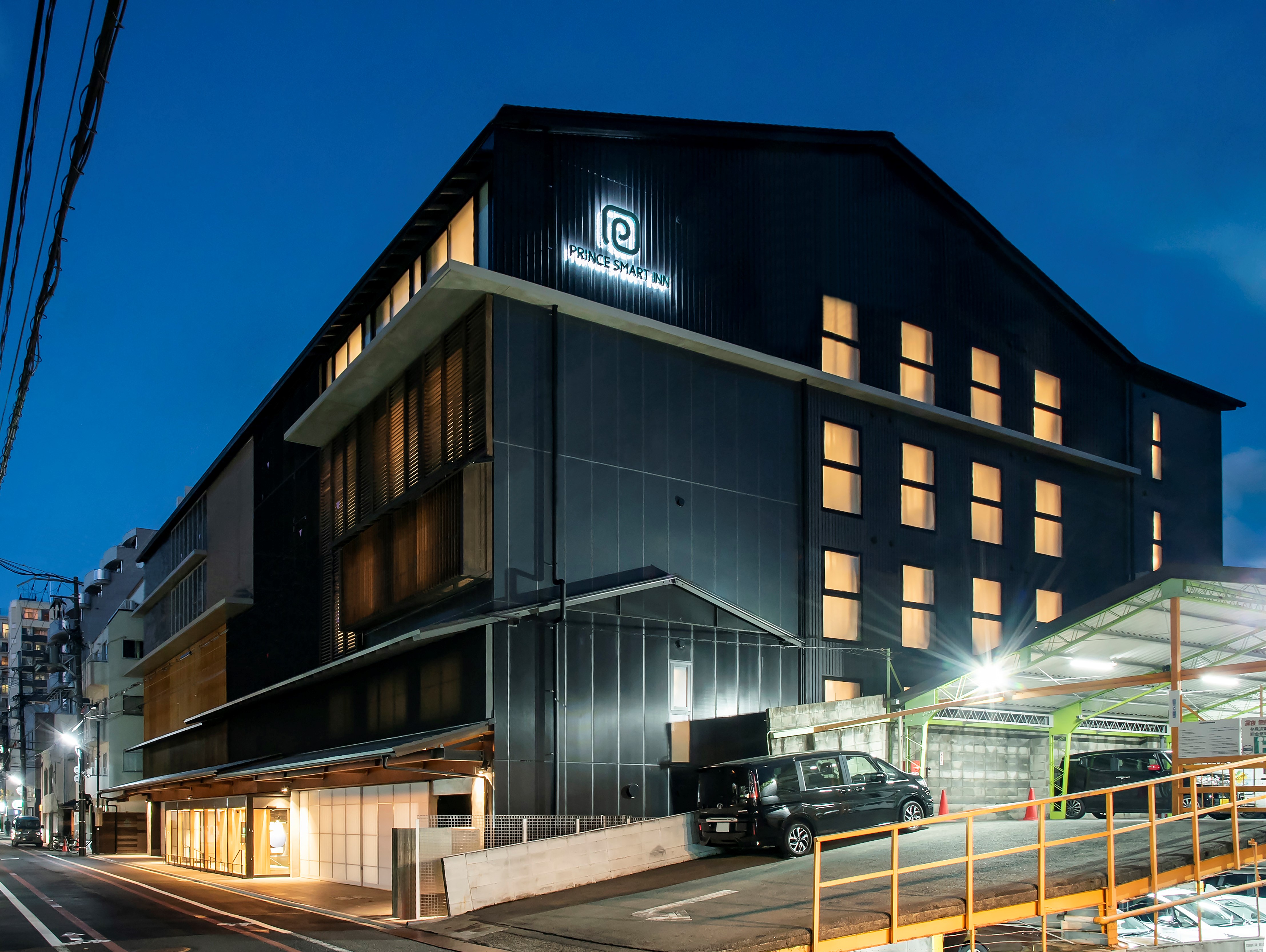 ホテル外観 / 夜