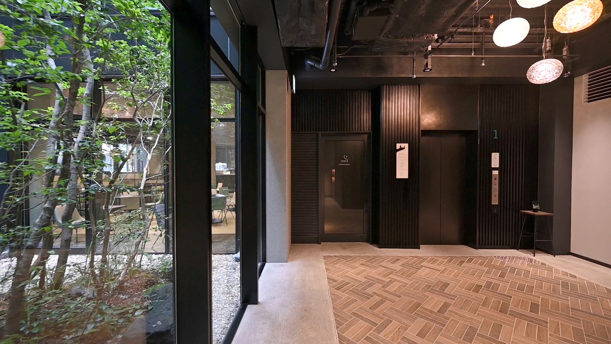 【1階エレベーターホール】