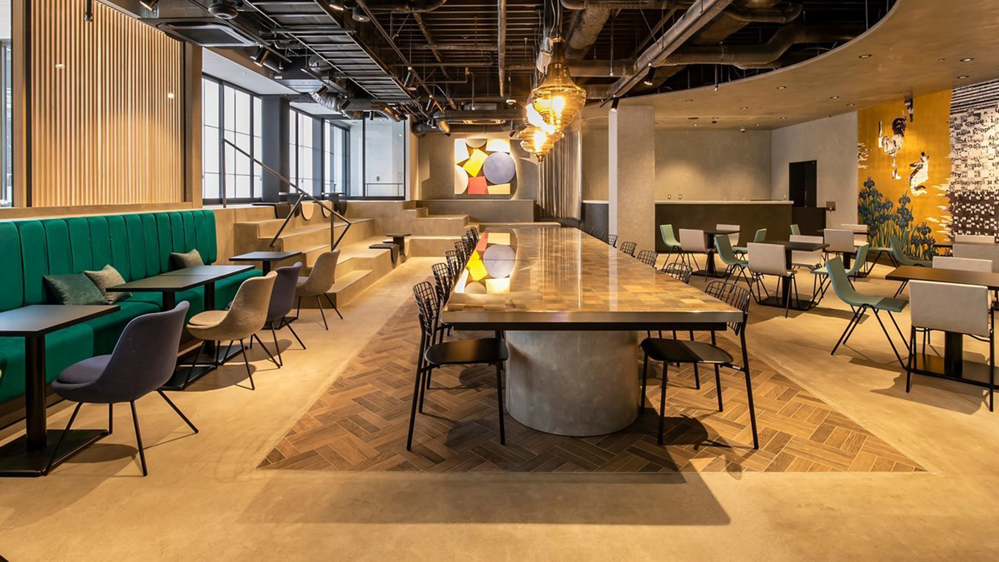 店内レストラン「PARiS＆CANDY　京都三条店」