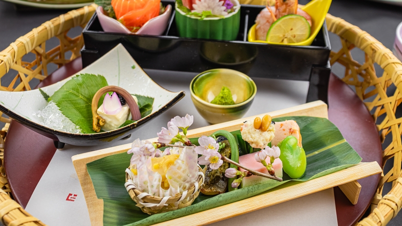 【本日空室あります】ふと温泉に行きたくなった方へ♪季節の会席料理と乳白色の源泉かけ流しの湯をご堪能♪