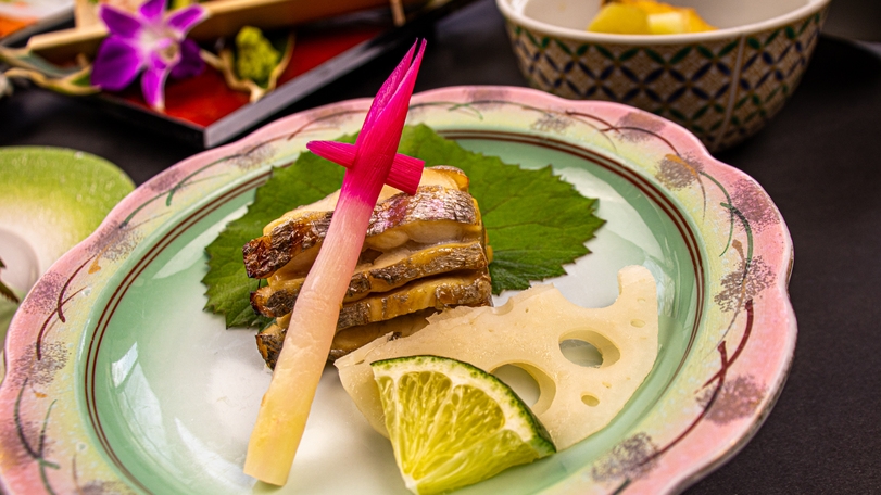 【基本プラン】季節の会席料理と乳白色の源泉かけ流しの湯を楽しむプラン