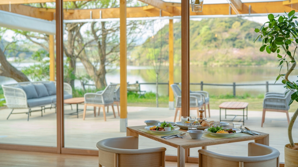 【一泊朝食】天然温泉と豊かな自然を満喫する気軽な旅へ●地元食材とホテルメイドを愉しむ朝食【ZX】