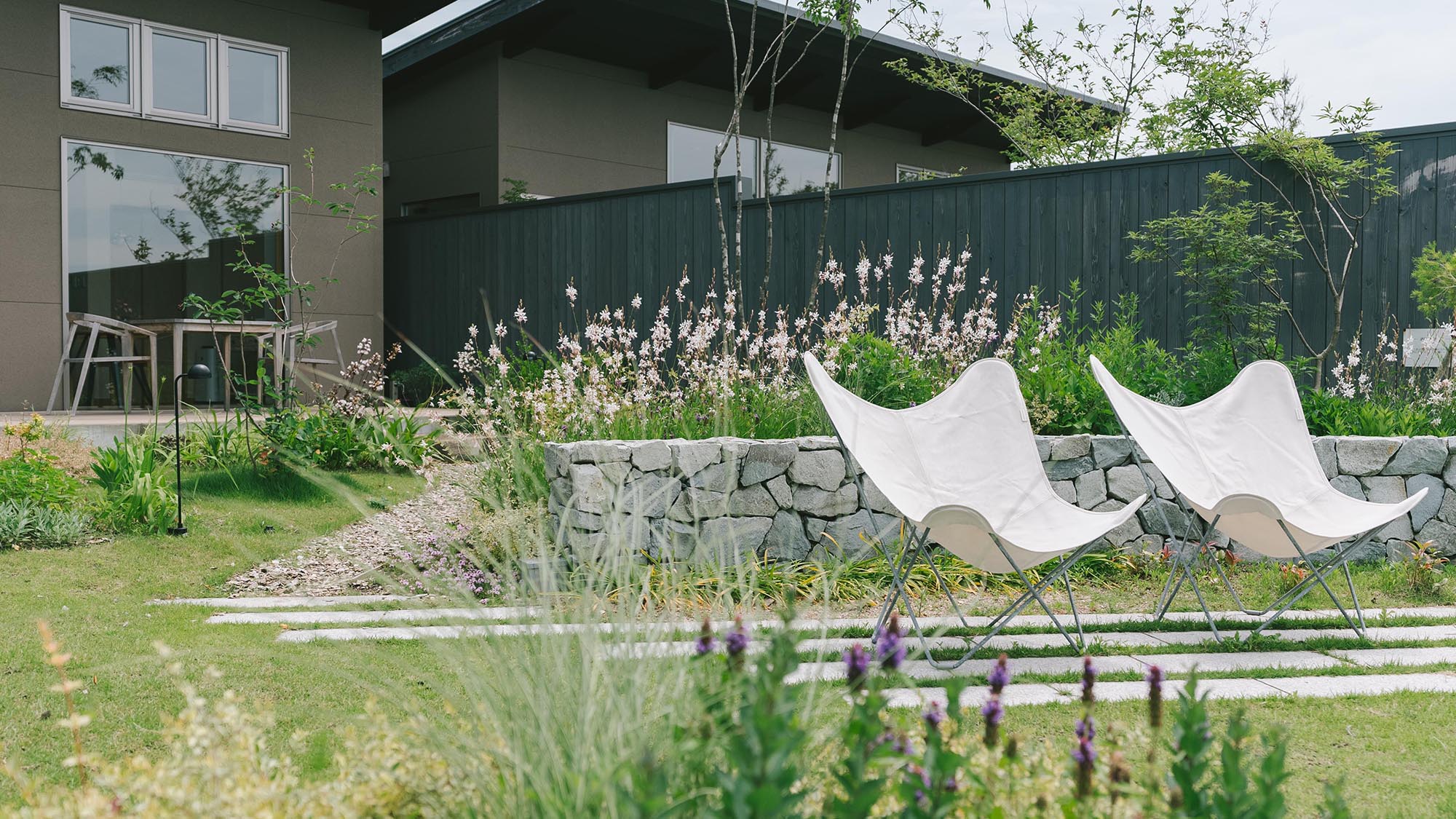 ［湖邸 -Kotei-］プライベートガーデンで過ごす豊かな時間。