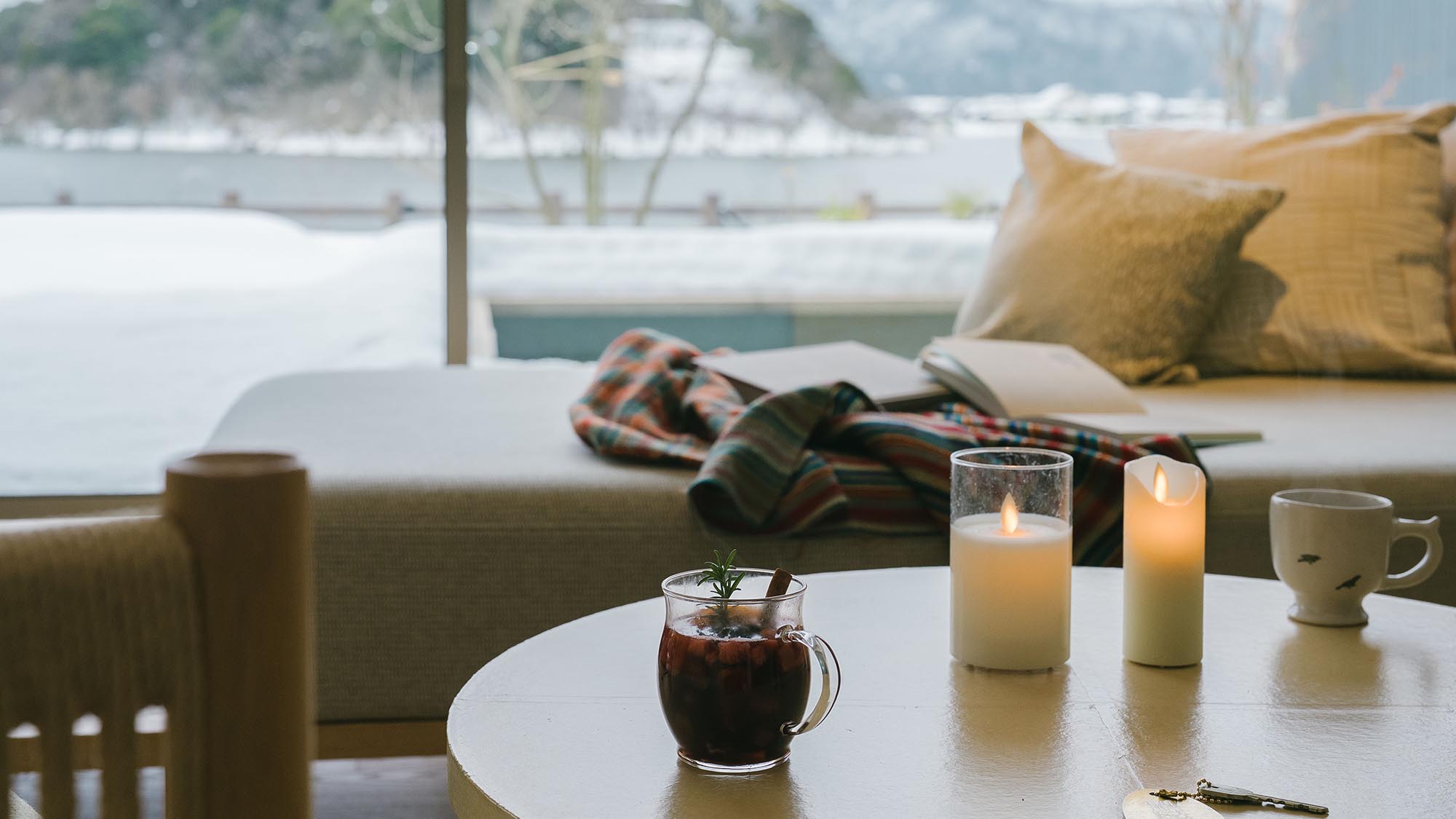 ［湖邸 -Kotei-］冬のある日のリビング