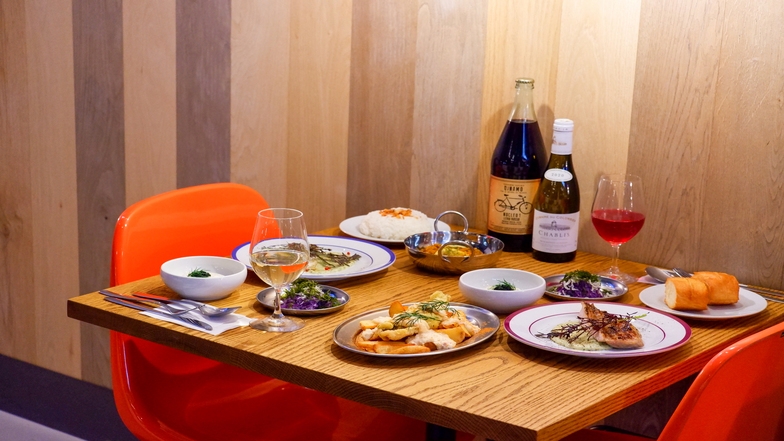 【朝食＋ミールクーポン5000円分付き】自由に組み合わせるカジュアルダイニング