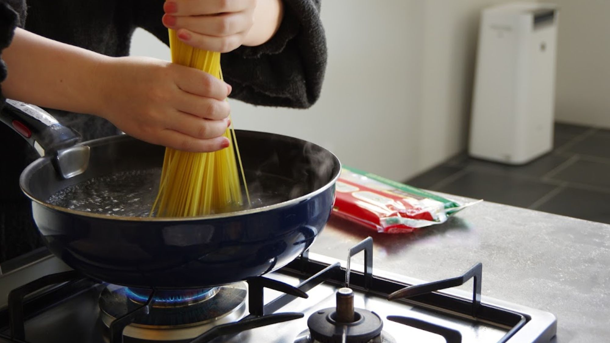 全棟キッチン付きのお部屋でお料理。