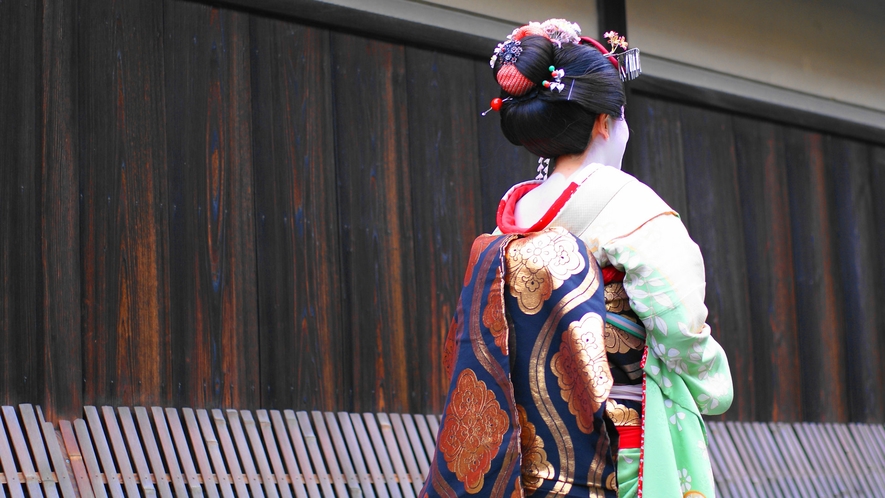 「祇園」祇園社（八坂神社）の門前町として開けた京都有数の花街、繁華街も当ホテルから歩いて数分