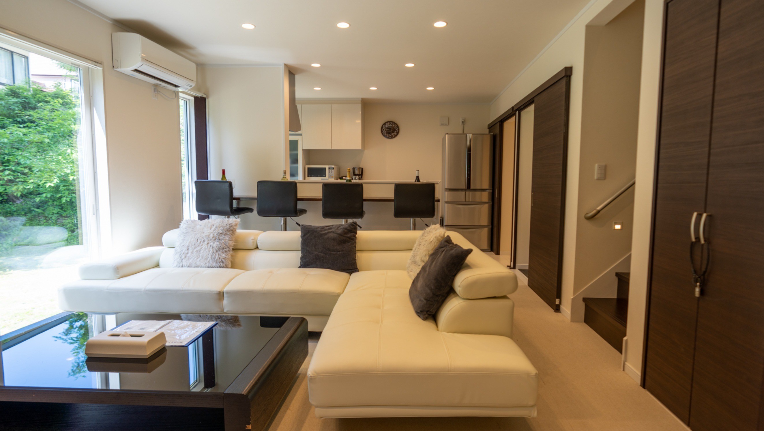 リビングルーム 2