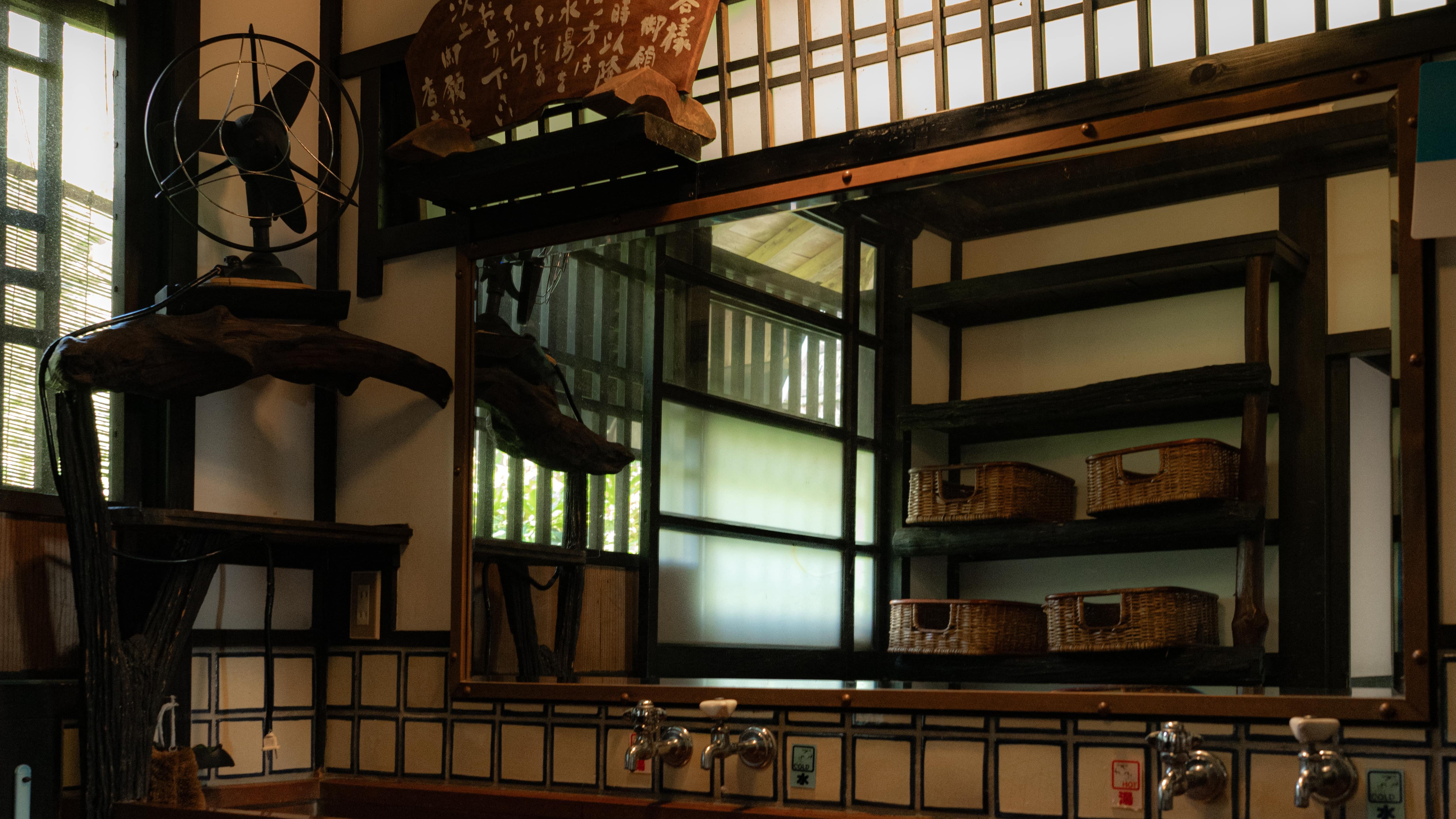 洗面（お風呂場まえ）