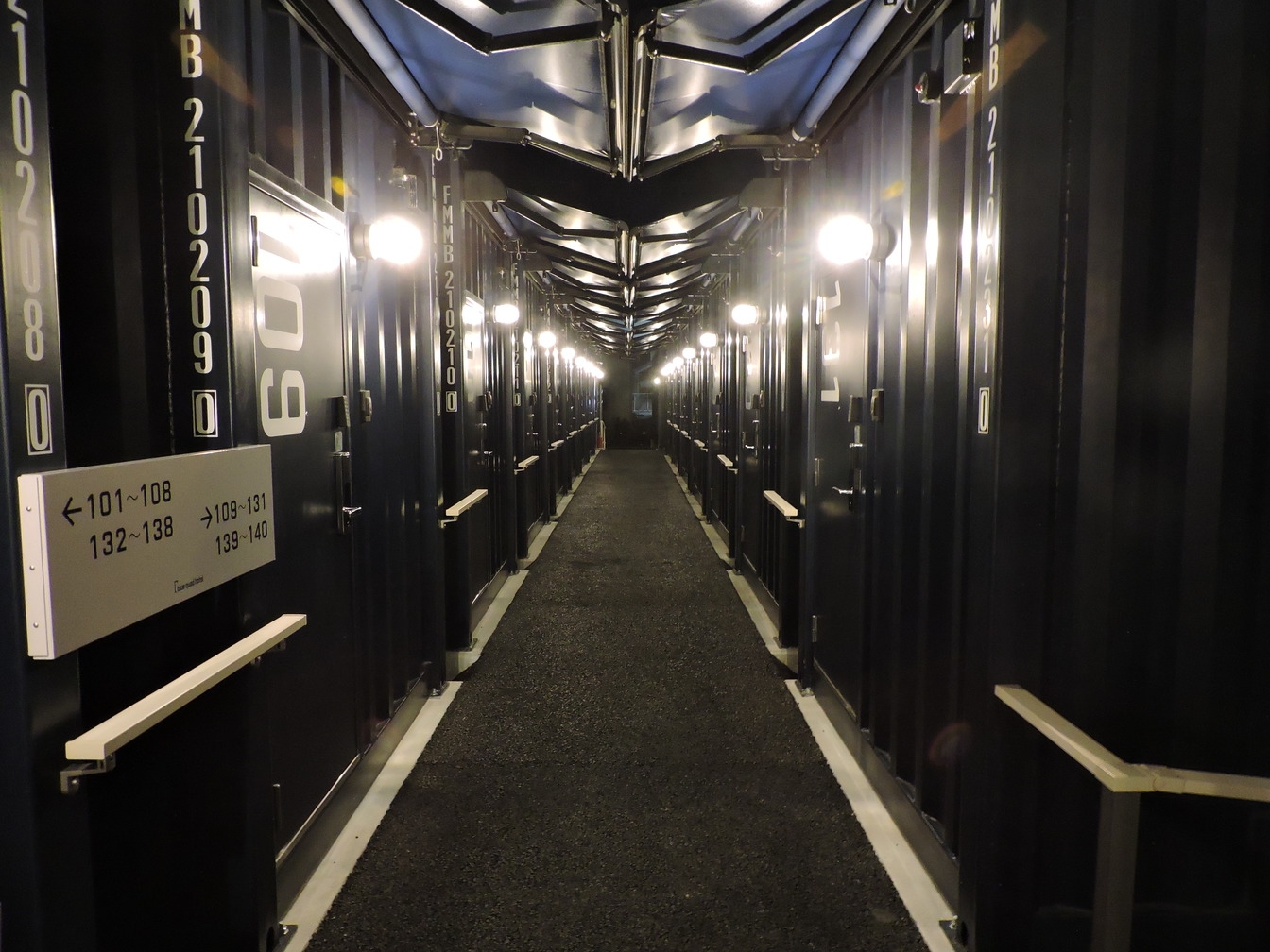 【レイトチェックインプラン】午後7時〜翌朝10時の最大15時間ステイ☆駐車場無料