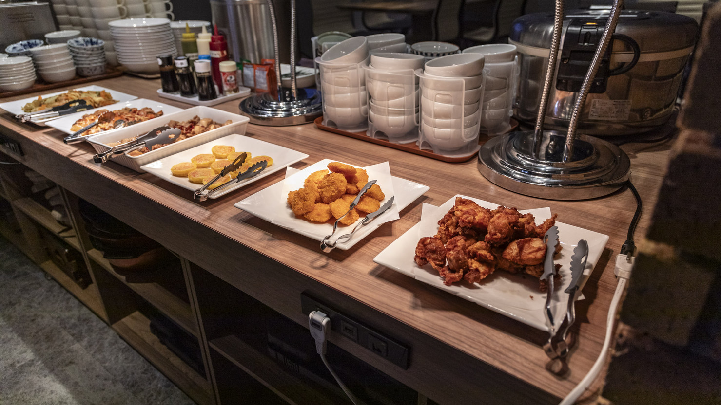 【楽天スーパーSALE】【朝食無料】夕食食べ飲み放題付プラン