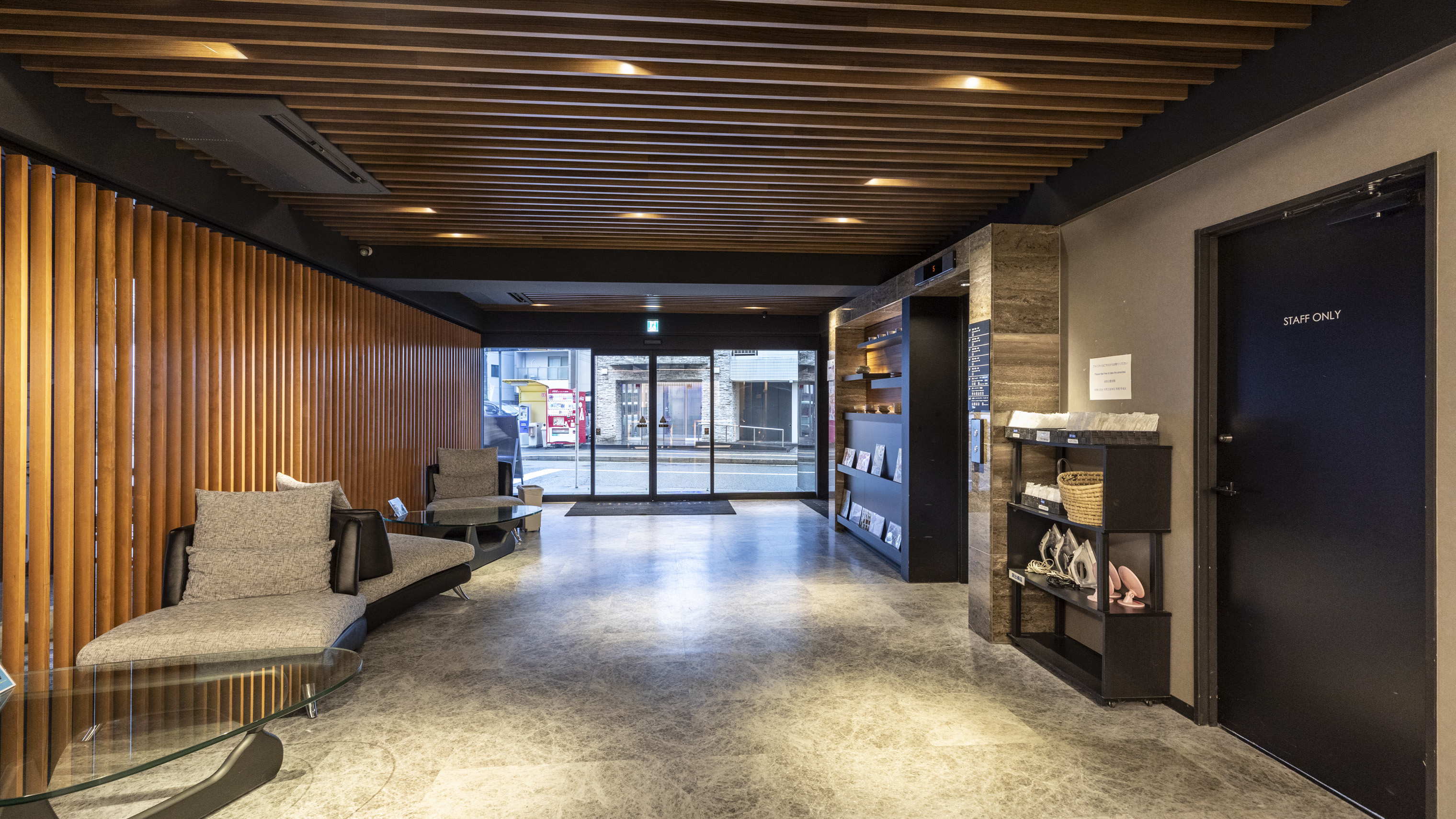 フロントロビー