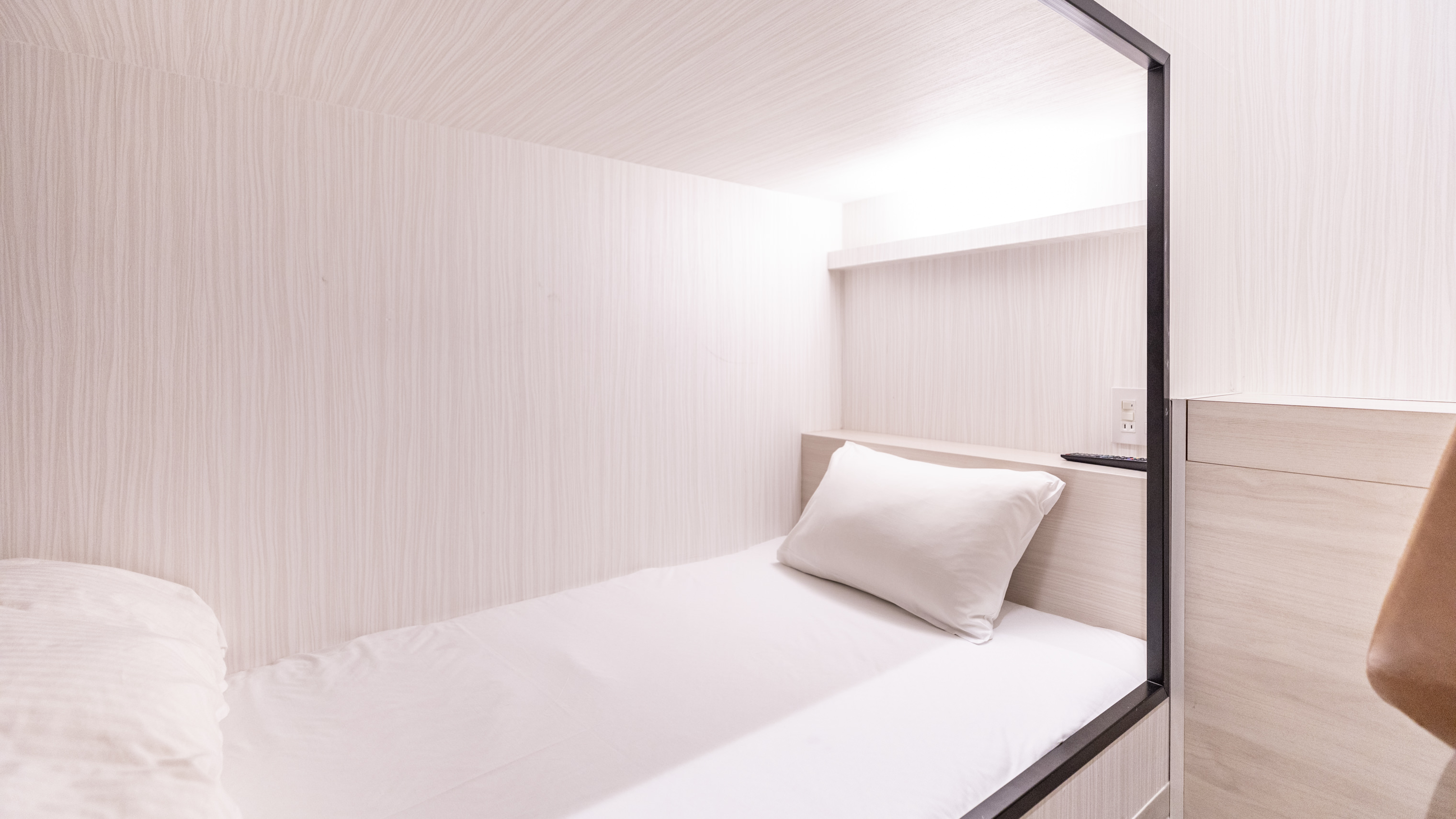 【女性専用】カプセルルーム下段　禁煙