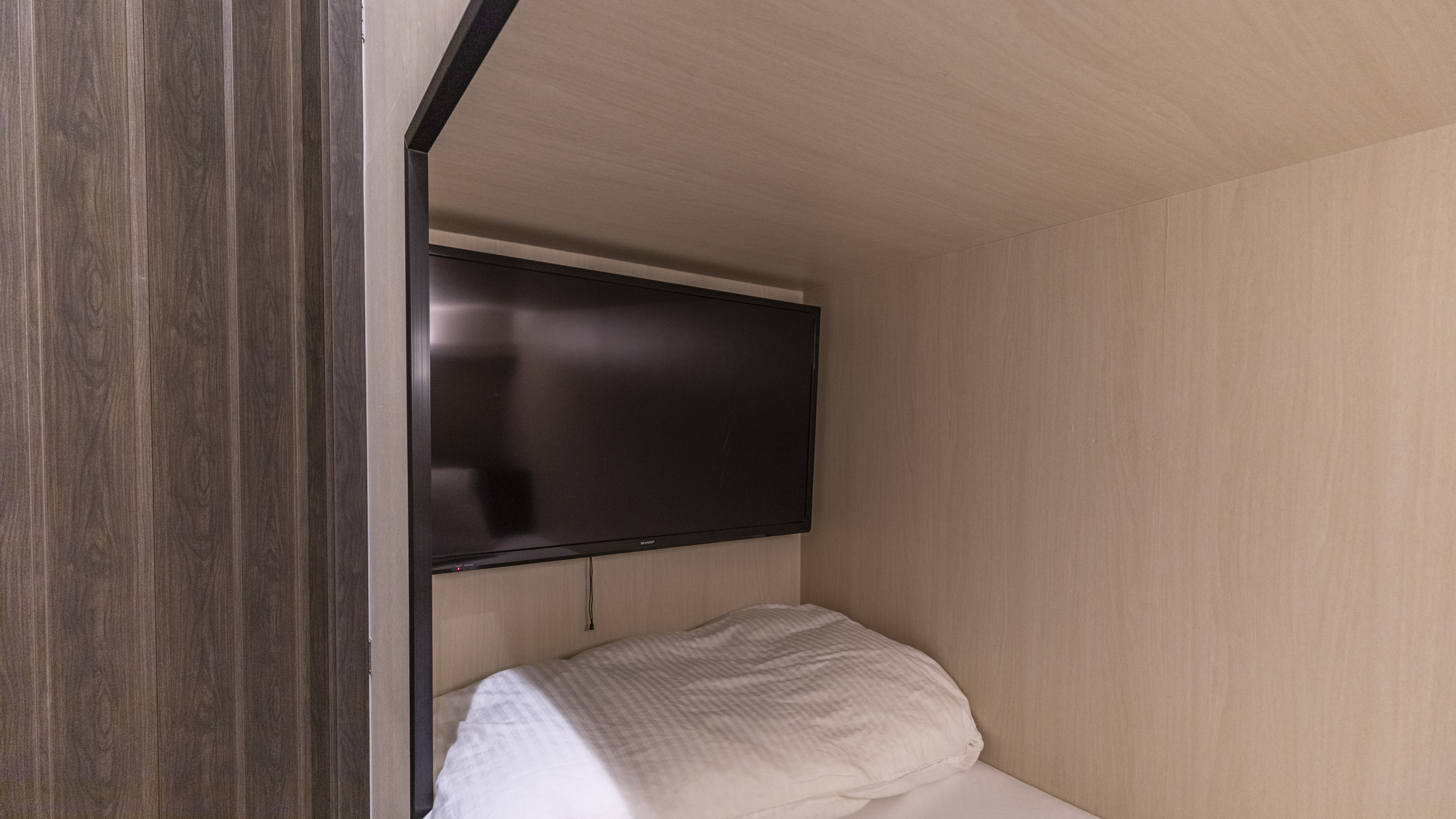 【男性専用】カプセルルーム下段　禁煙