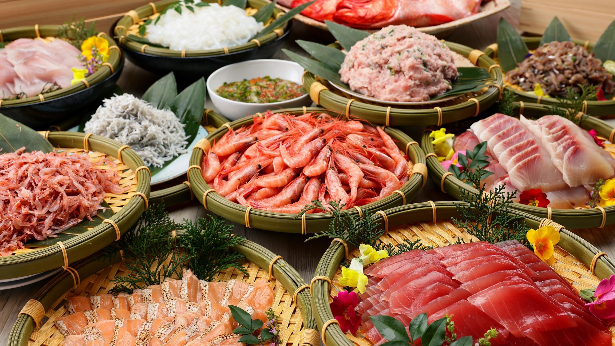 【夕食ビュッフェ】お刺身でもお楽しみいただける地魚を使った海鮮丼