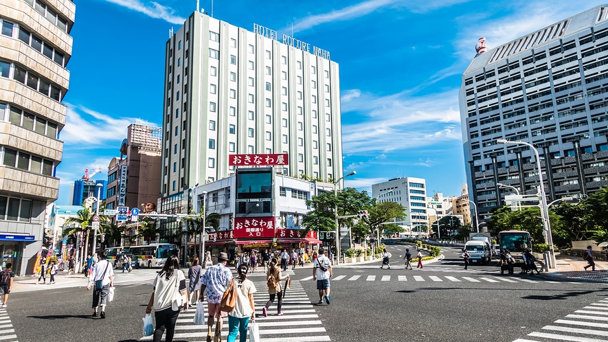 【那覇国際通り】歩いてお土産を買うならこちら＜車で約1時間30分＞