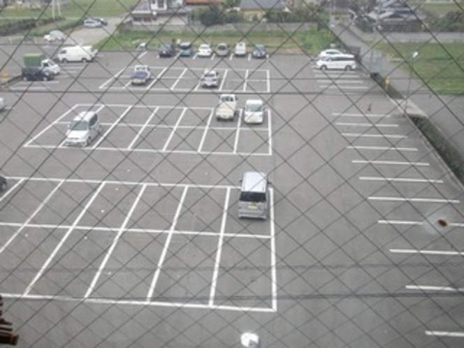 大駐車場