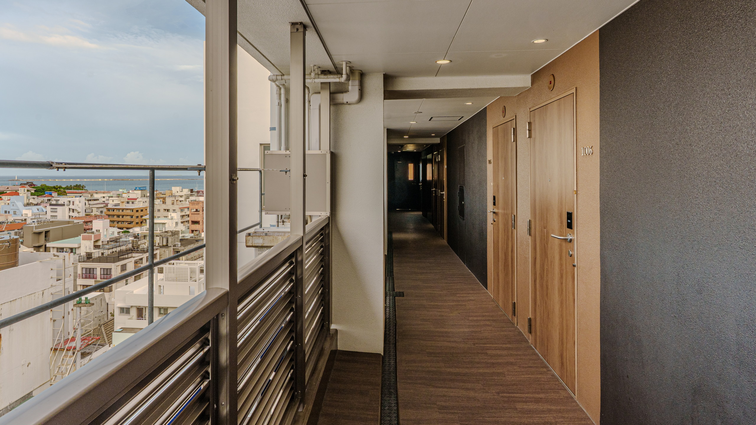 客室前廊下廊下