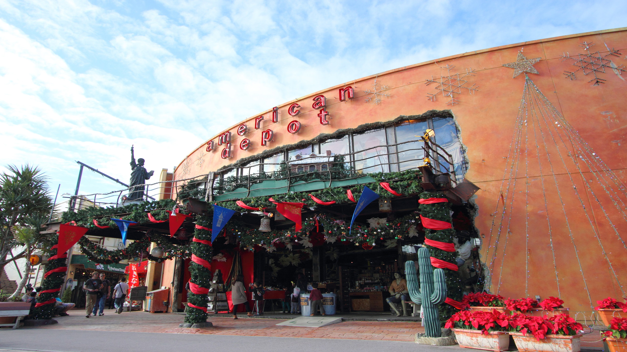 アメリカンビレッジ　©OCVB