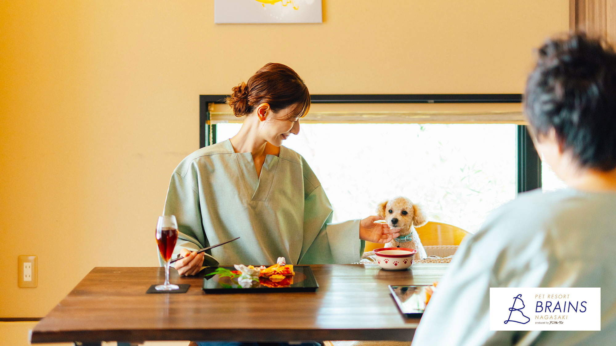 【レストラン カメリア】ワンちゃん・ねこちゃんも店内に同伴が可能です。