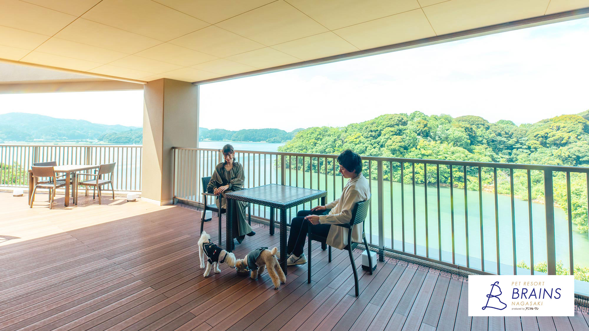 【スカイデッキ】海を間近に感じる特別な空間です。夕暮れのサンセット、美しい星空を眺めることができます