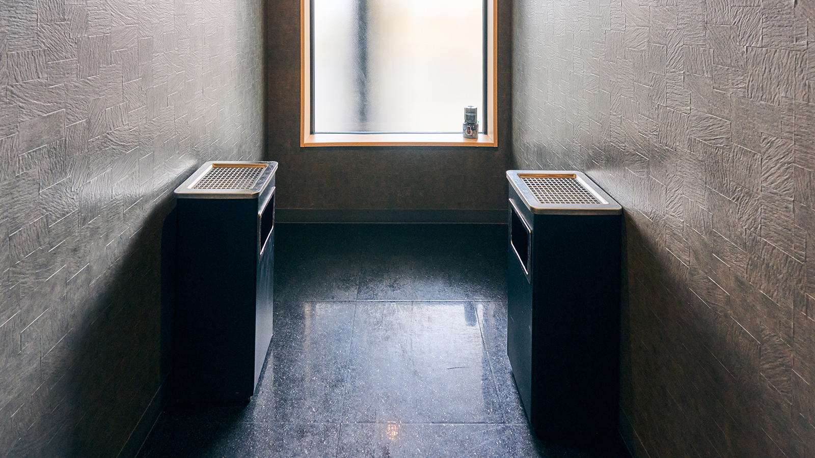 喫煙処(屋内１F)