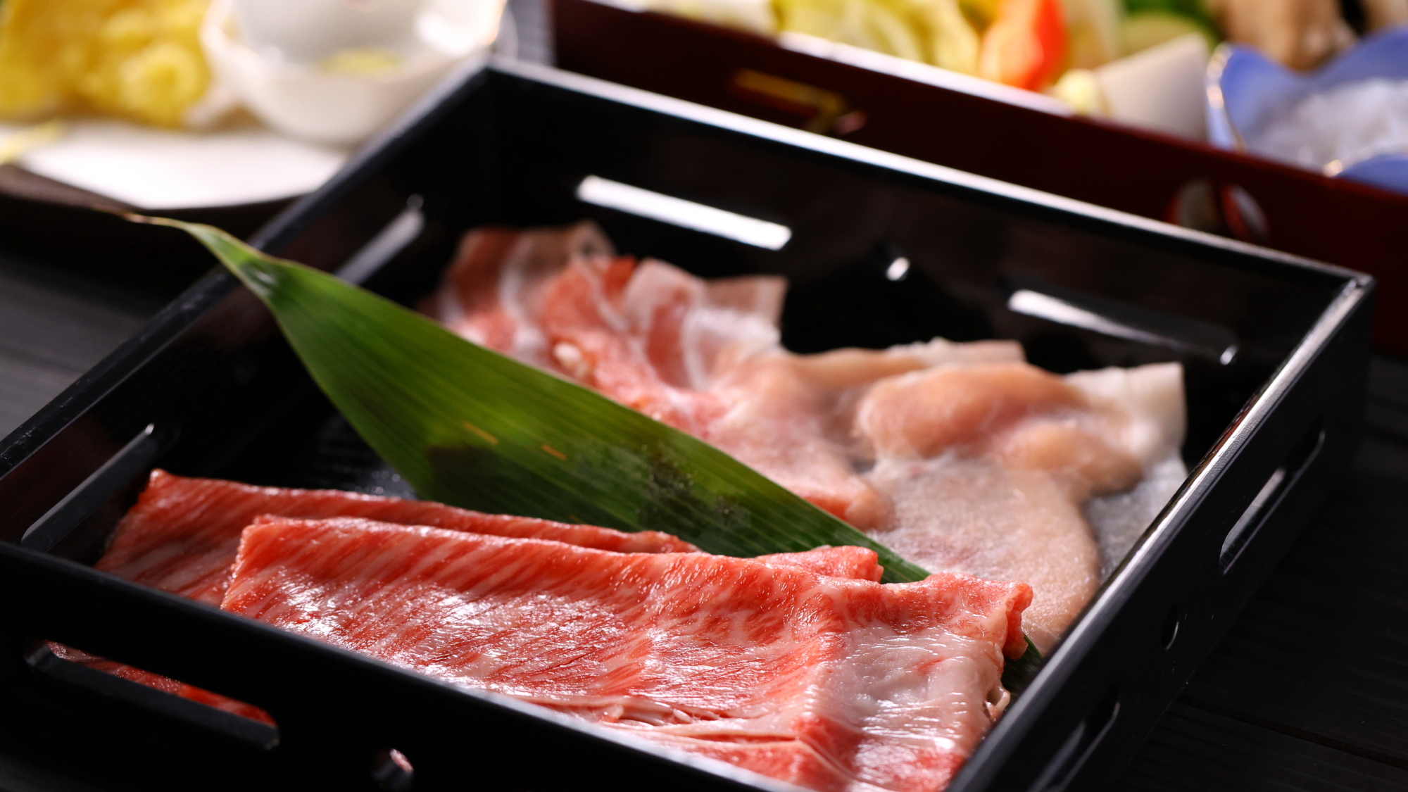 【夕食】信州牛と北信州ブランド豚のしゃぶしゃぶ。信州ブランド肉の食べ比べをお楽しみください