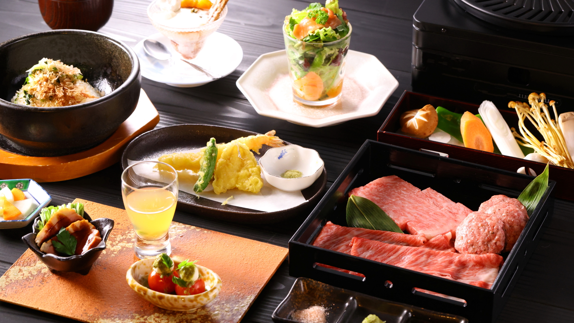 【夕食】一例。りんごで育った信州牛のステーキ付き焼肉コース