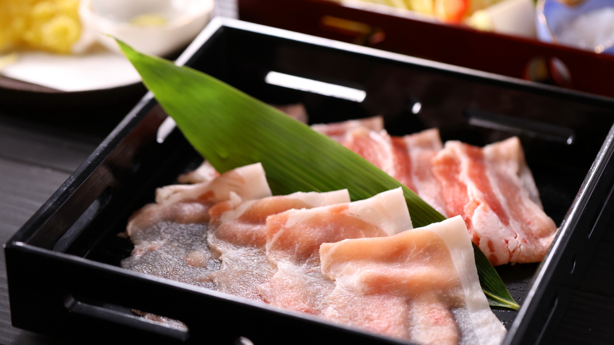 【夕食】北信州ブランド豚をしゃぶしゃぶで。肉本来の旨みをお楽しみください