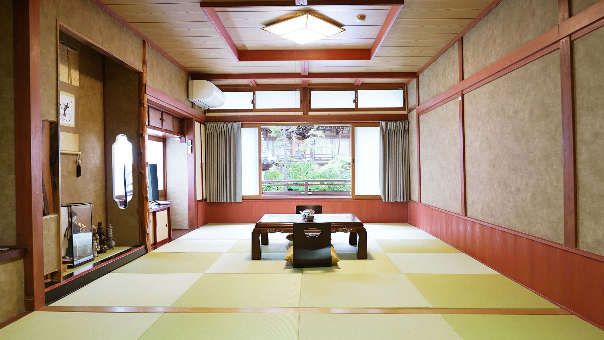 【温泉通り側■和室18畳】広々和室で贅沢に