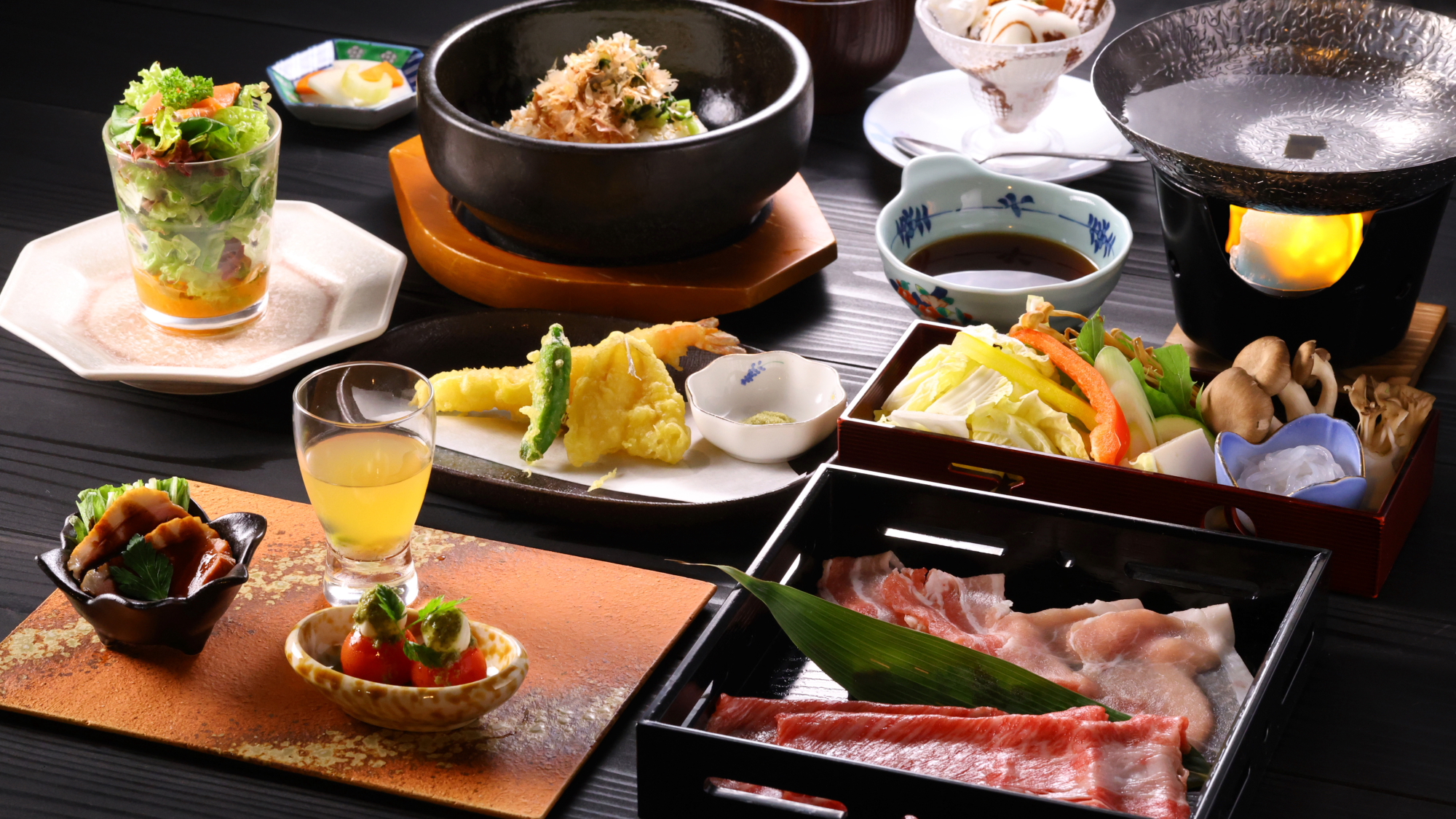 【夕食】一例。りんごで育った信州牛と北信州ブランド豚のしゃぶしゃぶ鍋御膳