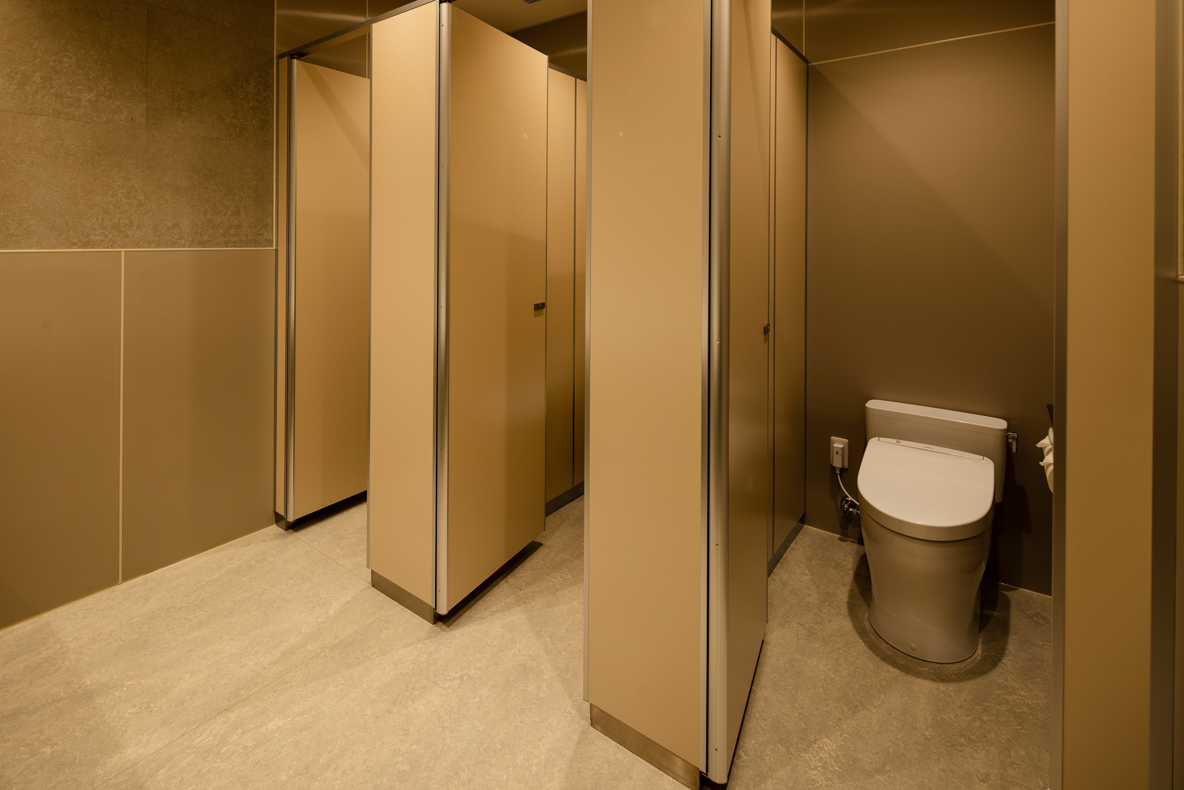 管理棟：お手洗い（女性）