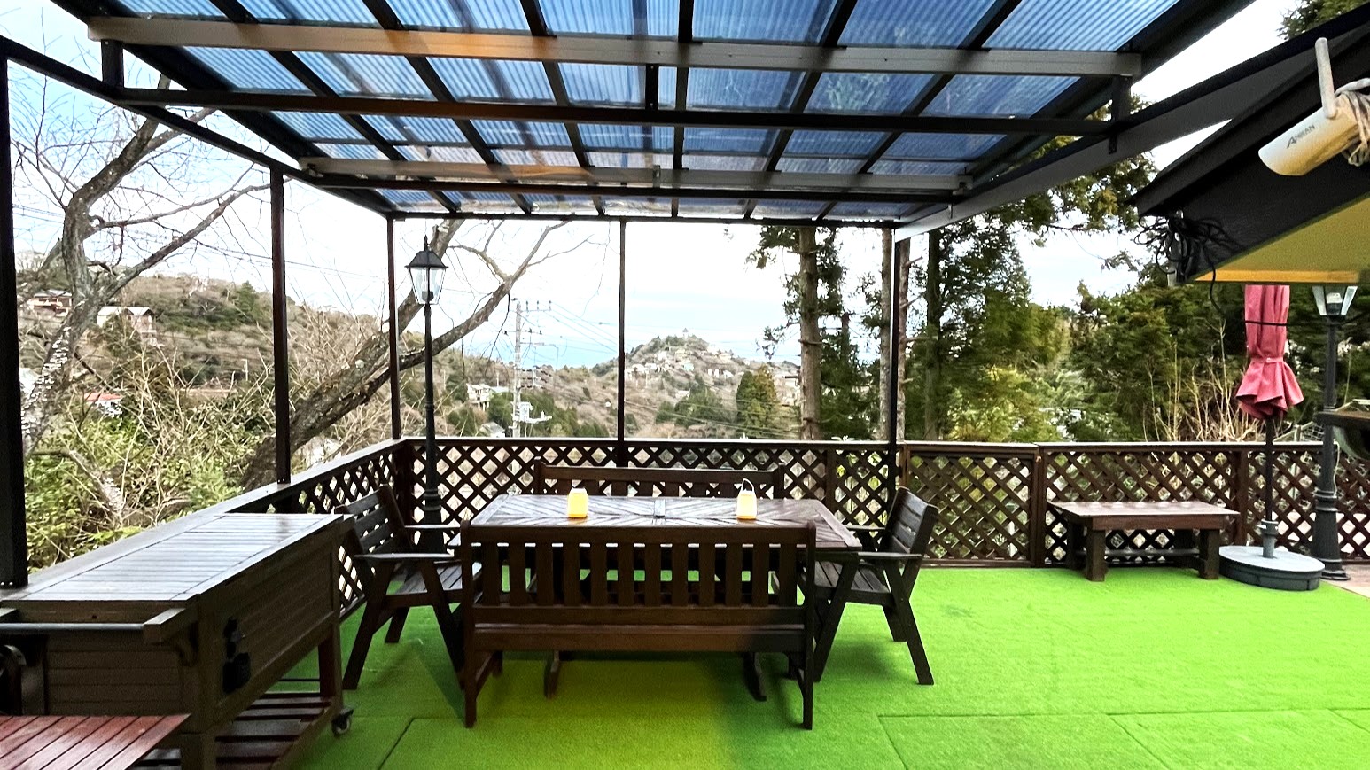 雨も凌げるバルコニー