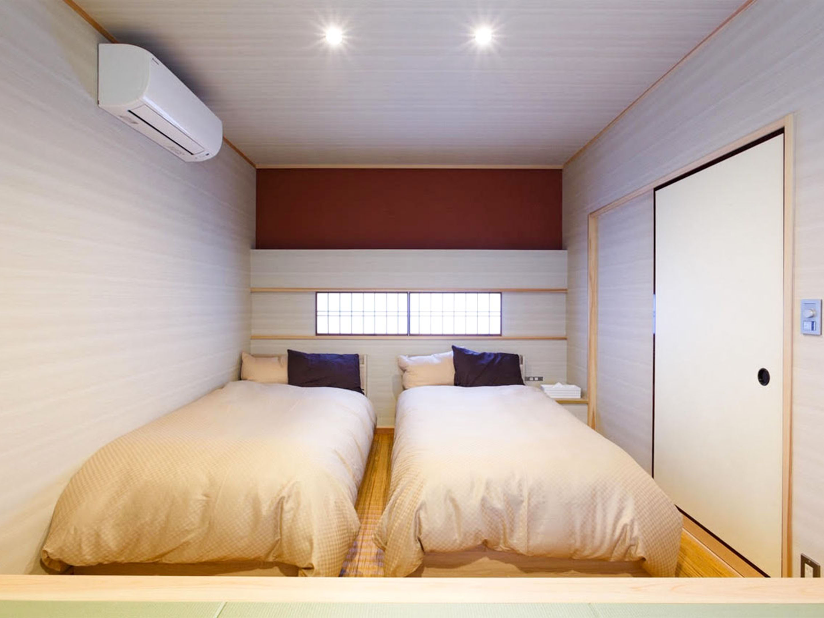 ・2階寝室　ふかふかのベッドで疲れを癒して