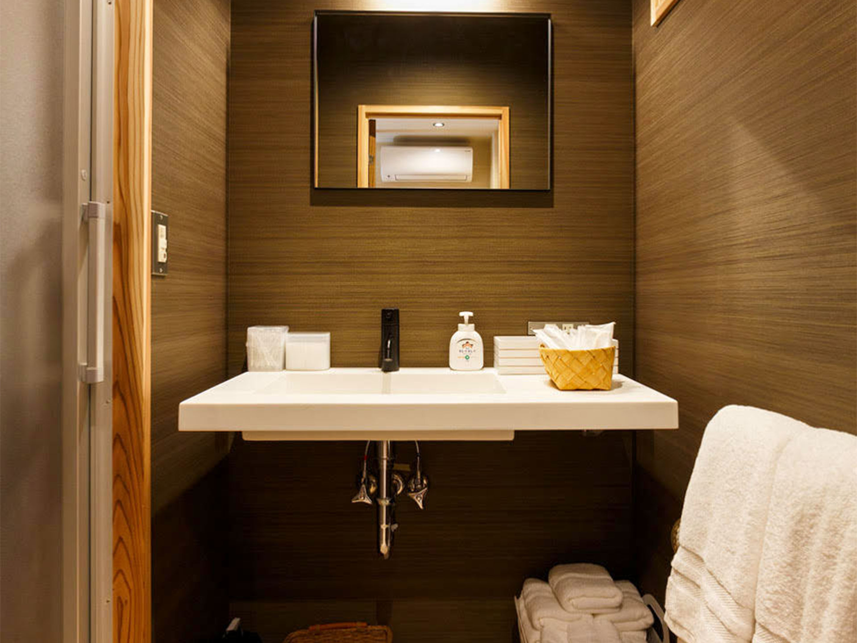 ・アメニティー各種は洗面所にご用意しております