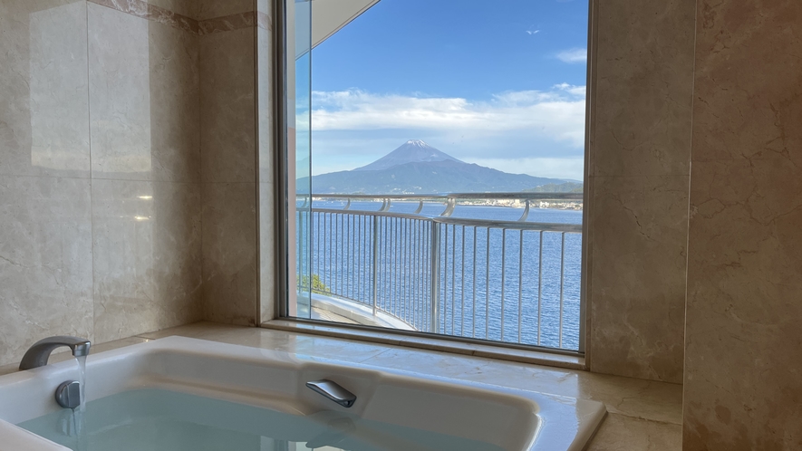 富士山を眺めながら、プライベートバスタイムをお楽しみください！