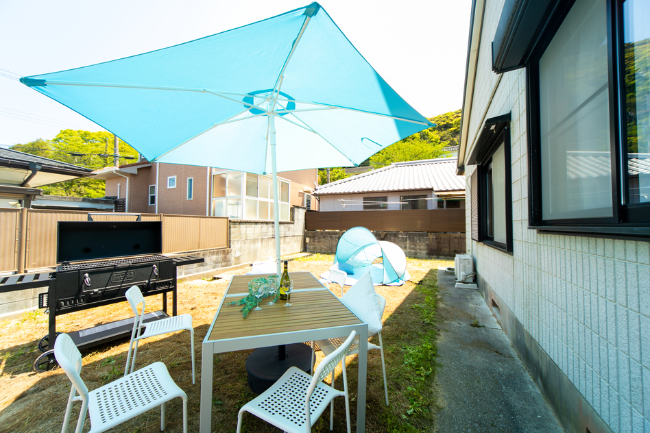 別荘貸切り！12名宿泊可・BBQが出来る広い庭☆ビーチまで徒歩2分！車2台駐車可_洲本市山手