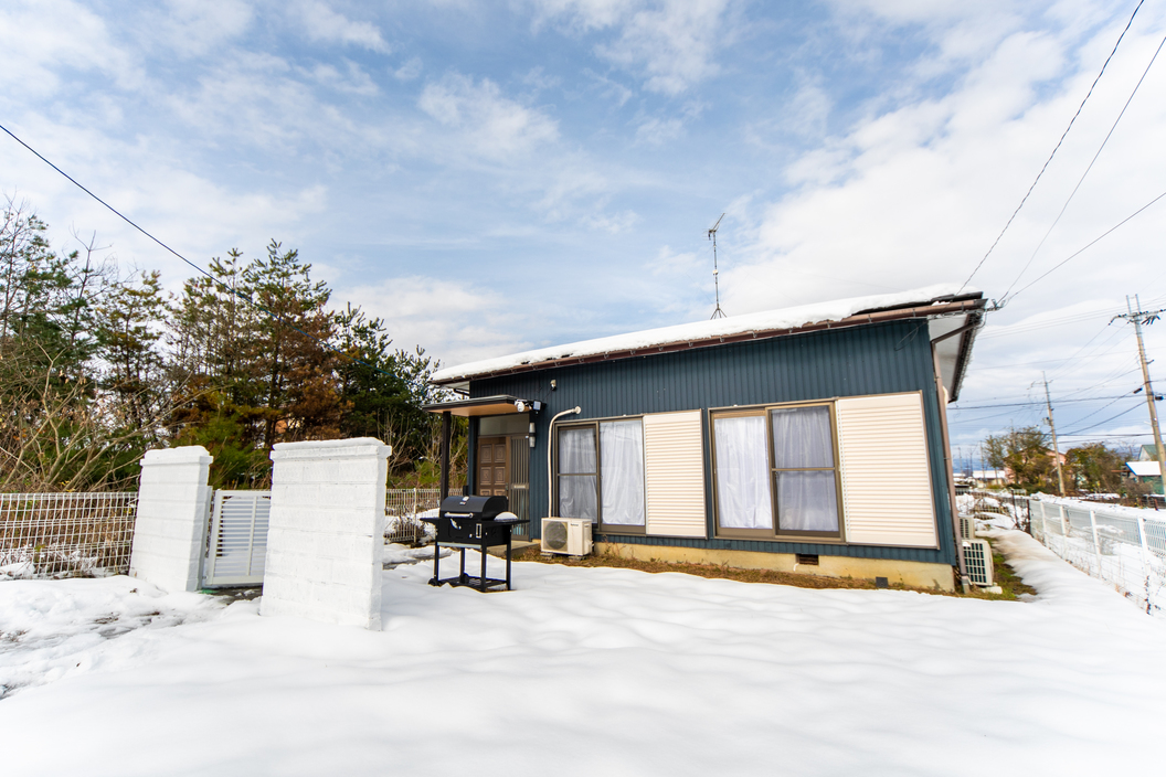 琵琶湖まで徒歩５分・スキー場まで10分！BBQも出来る庭付きの別荘貸切り_滋賀県高島市