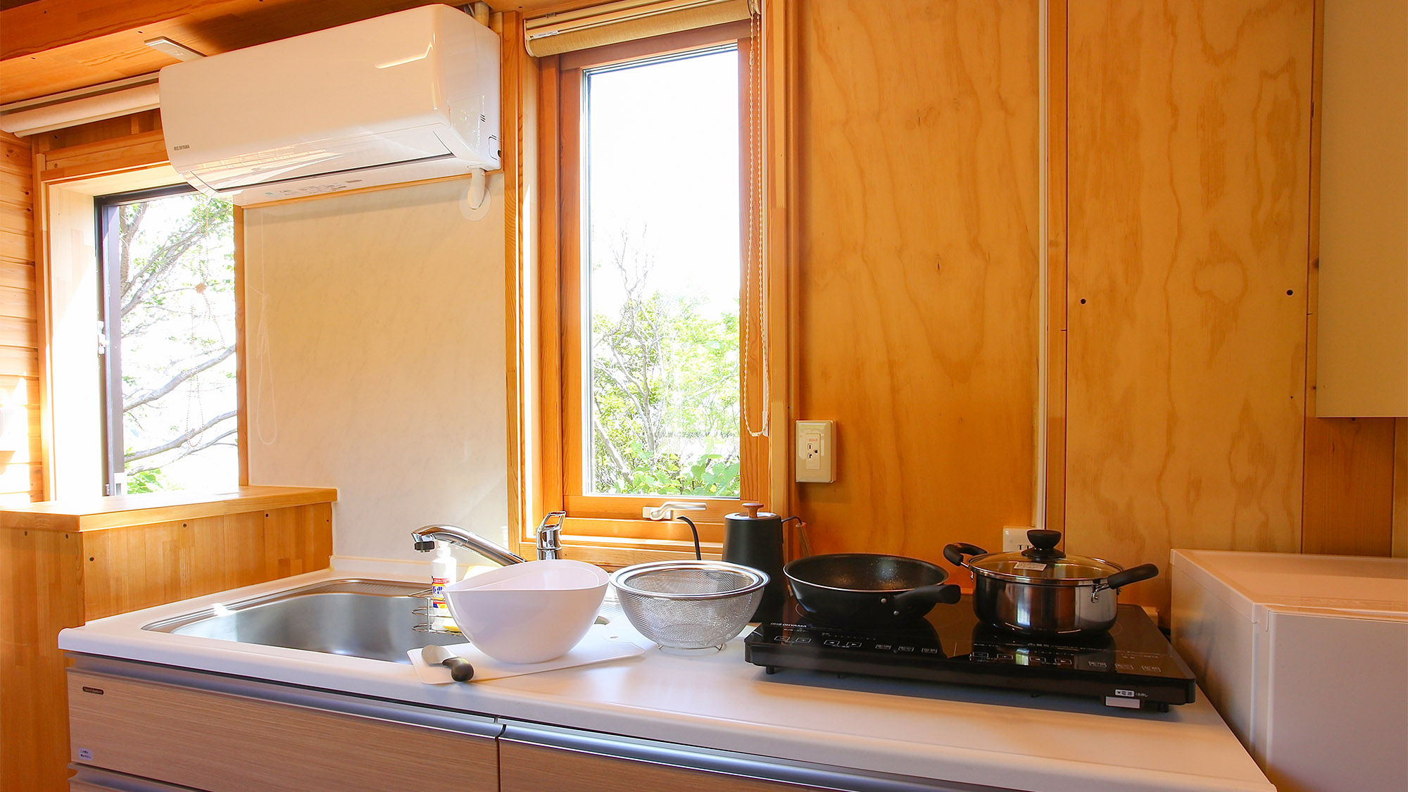 【コンドミニアム】キッチンには各種調理器具もございます