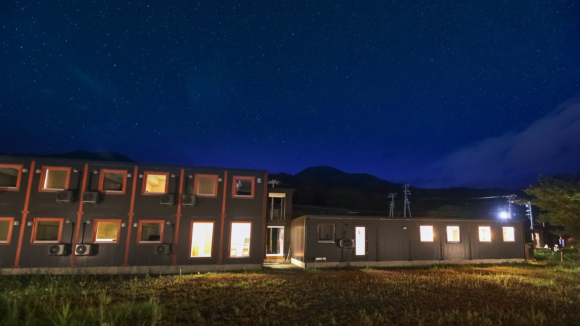 まもなく頭上には満天の星。人工光が少ないから、天体観測もおススメです