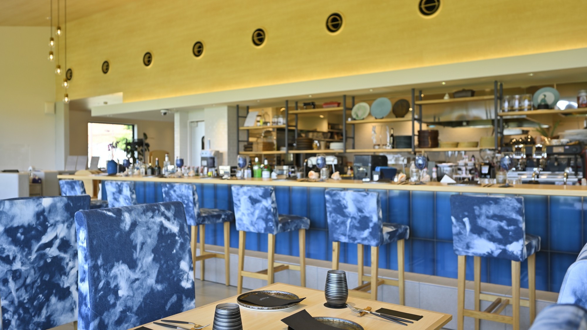 【スイートルーム×フレンチフルコース×温泉／2食付】テラスから望む瀬戸内海の絶景／夕食18:00〜