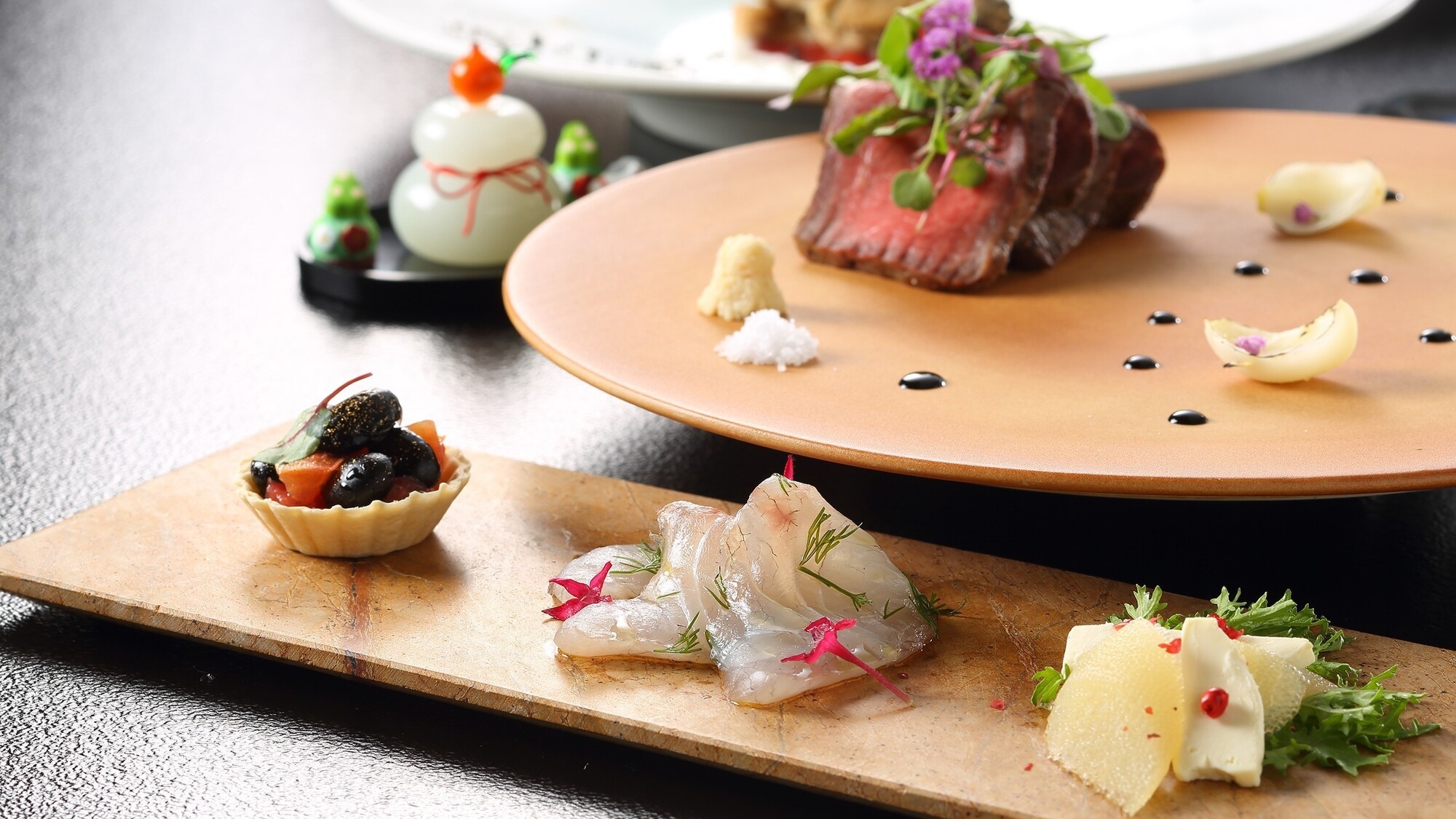 【12/28〜1/4限定・2食付き】輝く新春の饗宴〜美食 × 温泉で幕開けコース【夕食17:30】