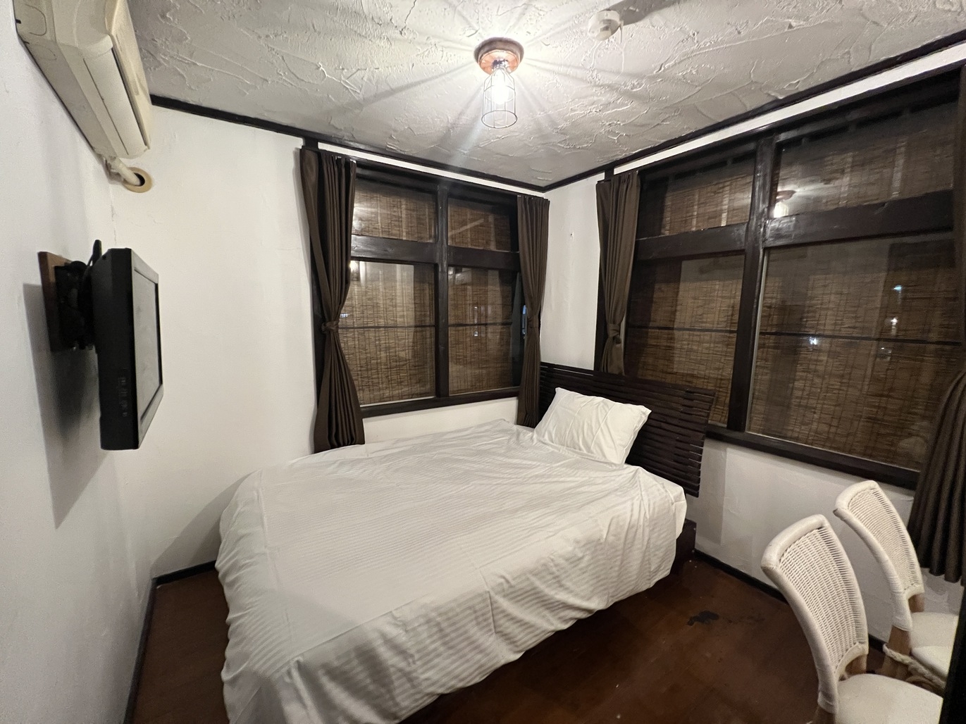 Room１　事前カード決済専用連泊限定プラン　ダブルベッドルーム　1年前から予約開始　繁華街徒歩３分
