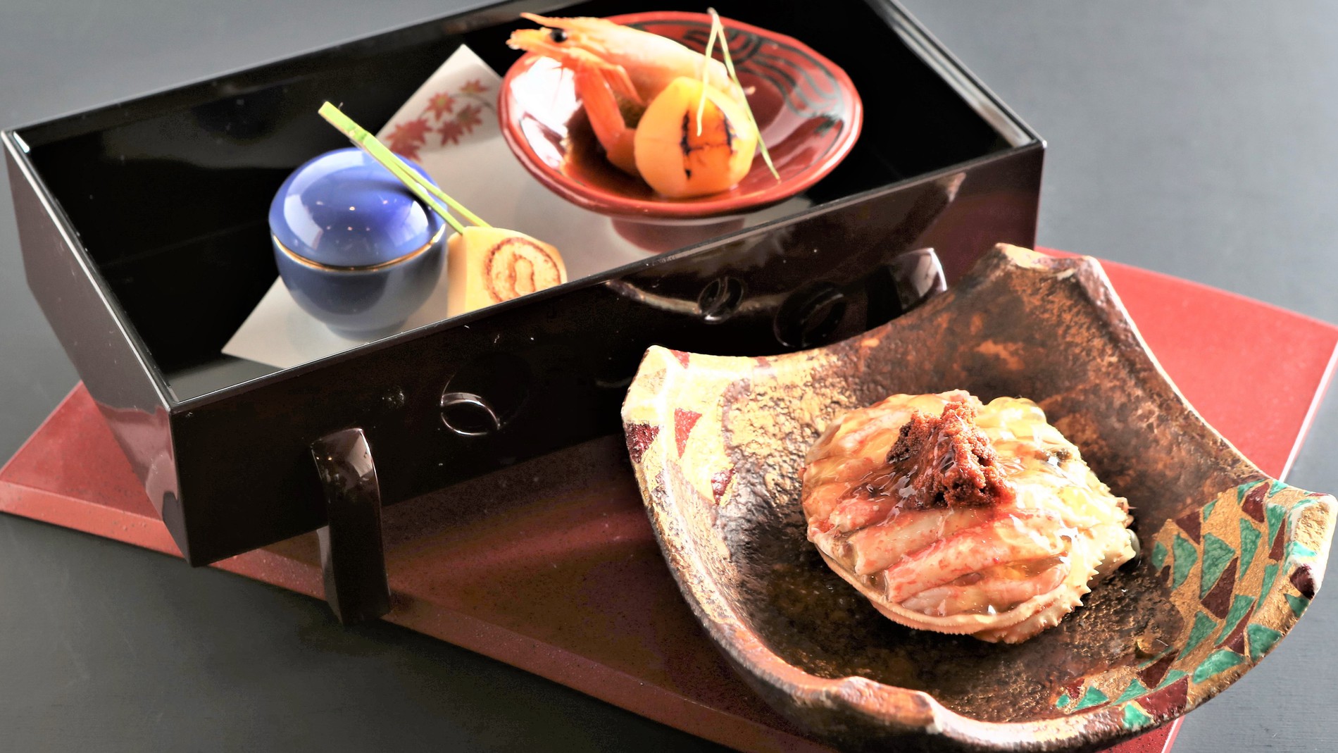 【冬の味覚満喫】最高級和牛と旬の味覚を贅沢に「カニと但馬牛の囲炉裏会席」快眠セラピー無