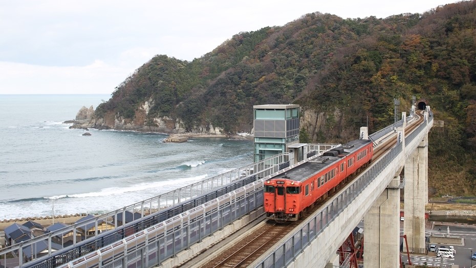 餘部(あまるべ)空の駅